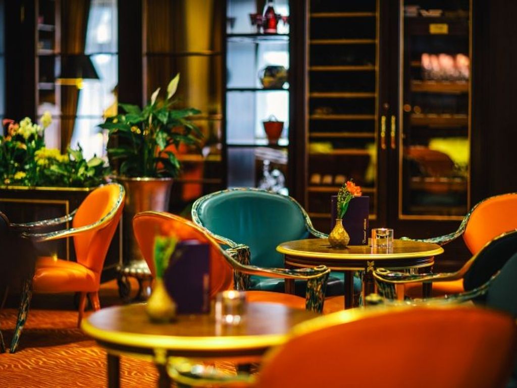 Palais Bar