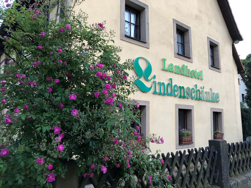 Hotelansicht Sommer