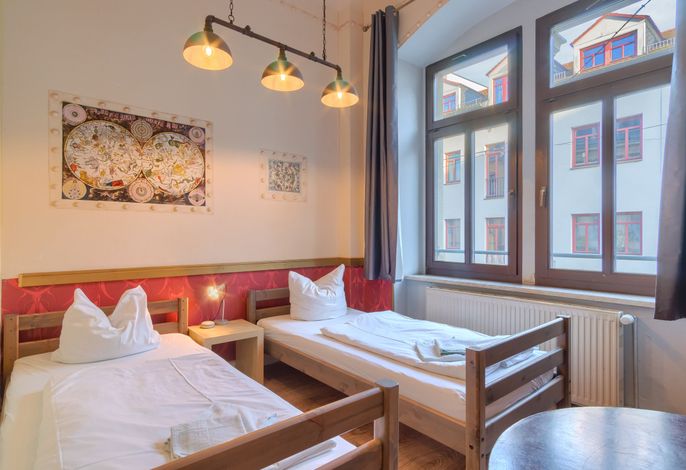 Zweibettzimmer mit Dusche und WC