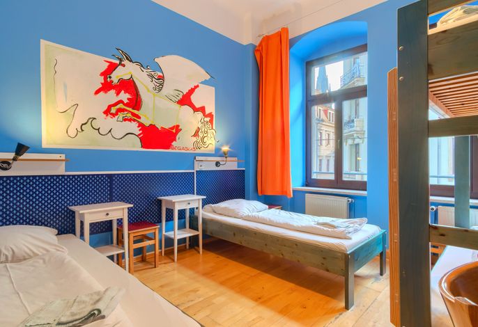 Vierbettzimmer mit Dusche und WC
