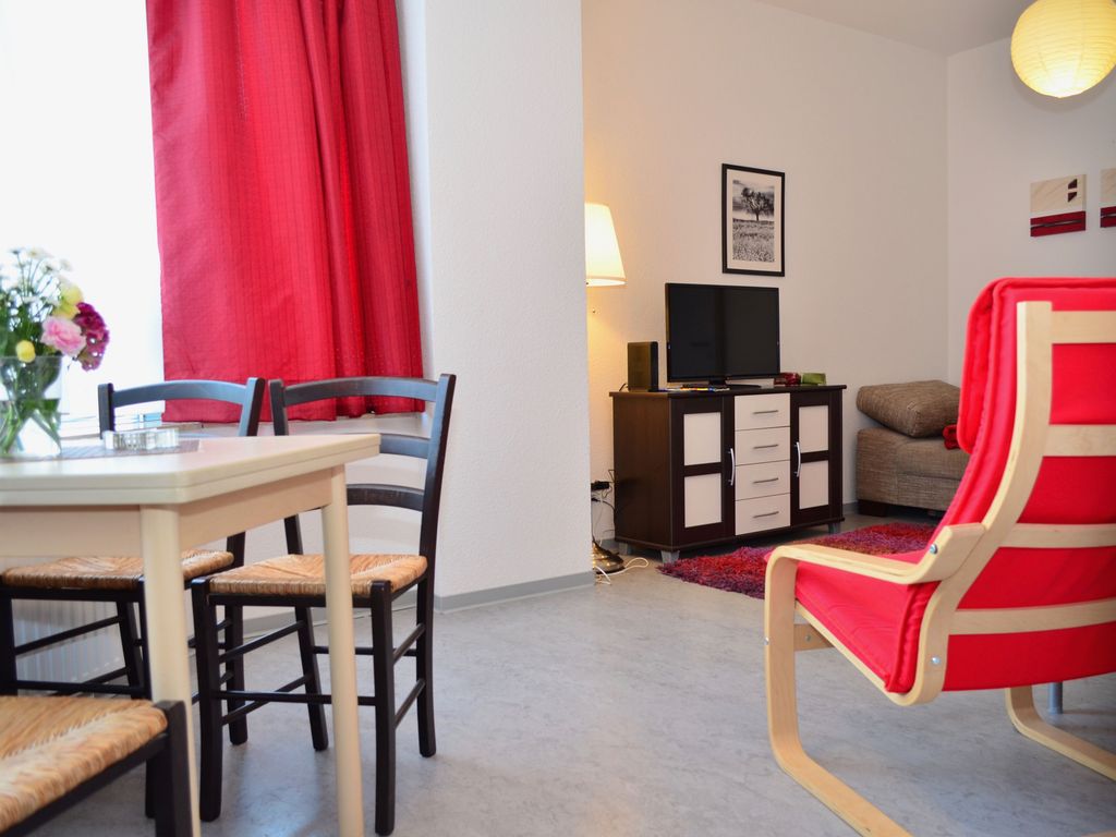 Wohnzimmer mit Eßtisch
