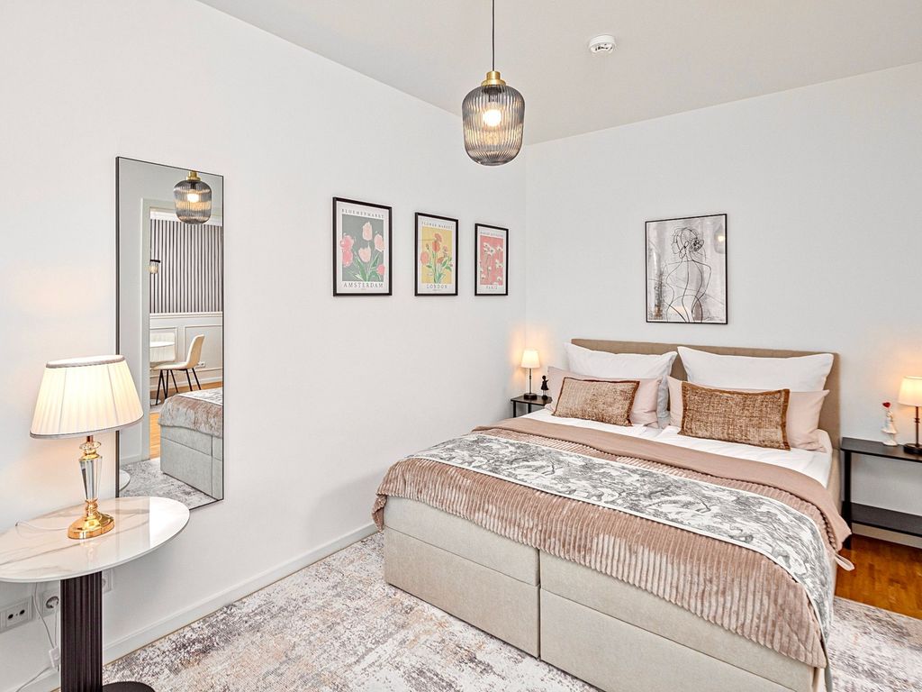 Schlafzimmer mit Boxspringbett