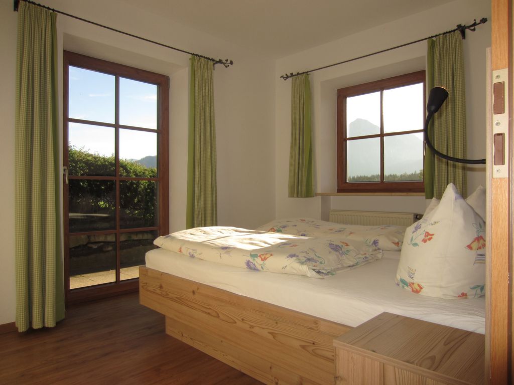 Schlafzimmer 1
