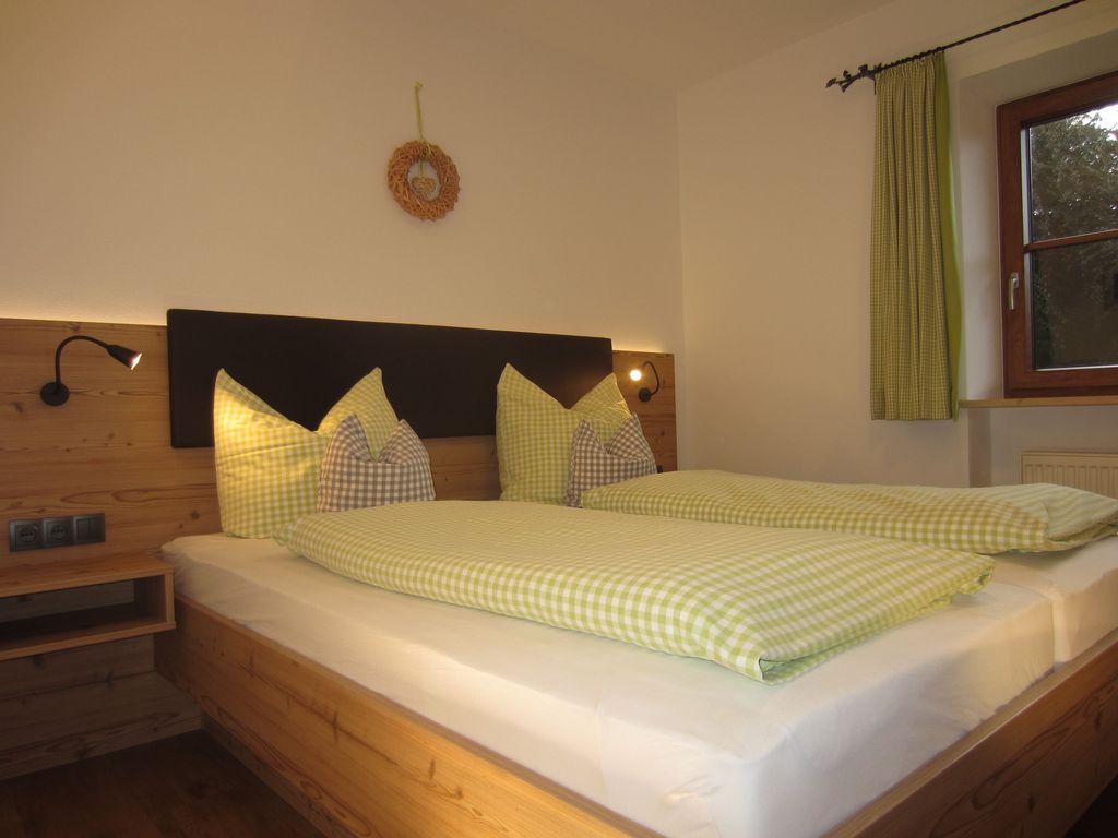 Schlafzimmer 2