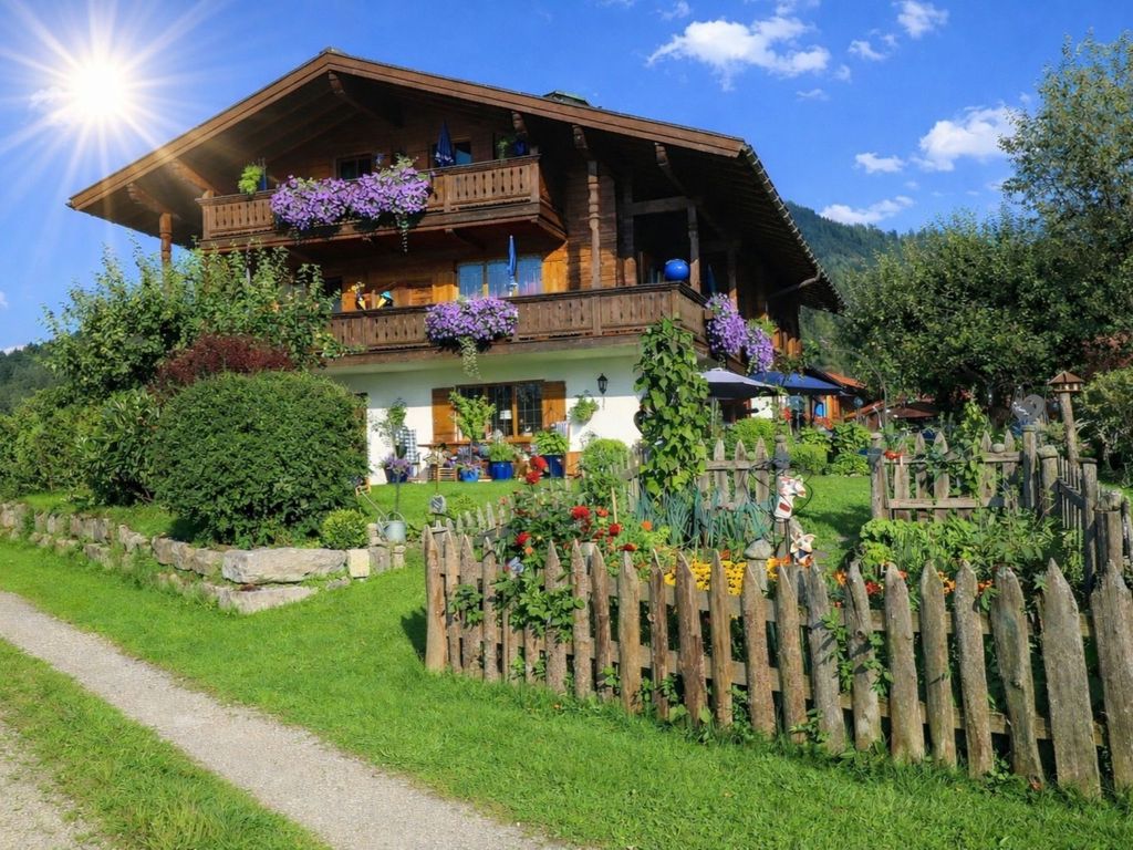 Herzlich Willkommen in unseren Wohlfühl-Ferienwohnungen im Gästehaus Schönfeld im Sommer...