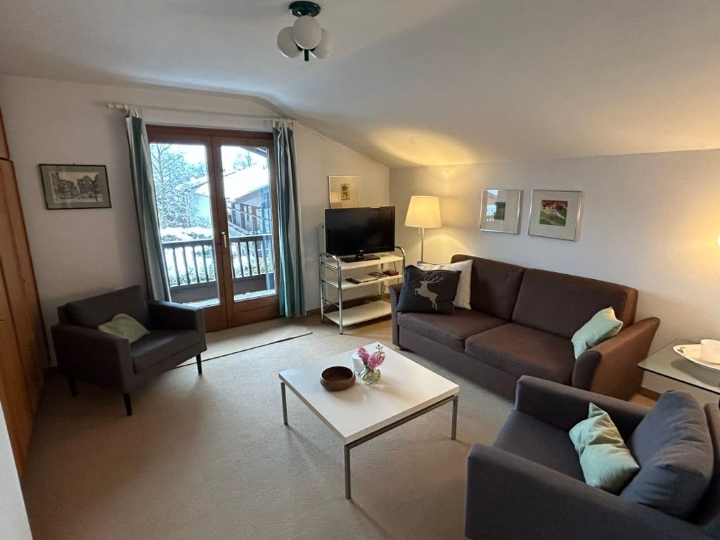 Wohnzimmer mit Südbalkon