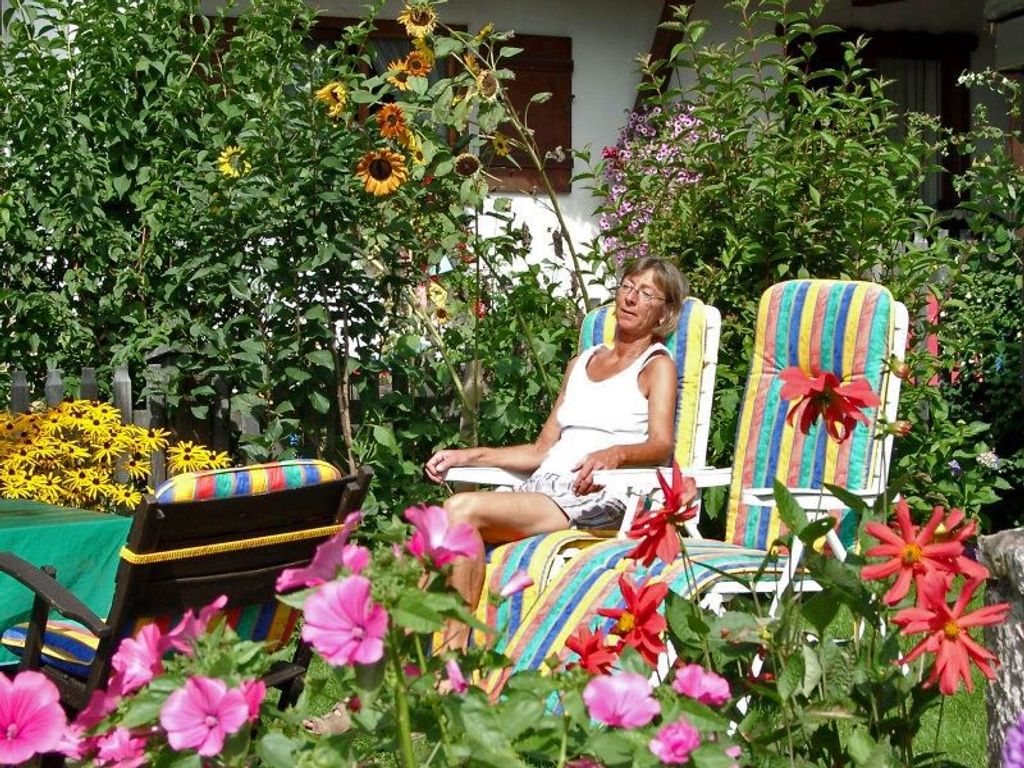 Blumenpracht im Garten vom Gästehaus Höflinger