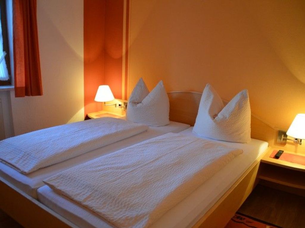 Doppelbettzimmer mit Dusche und WC