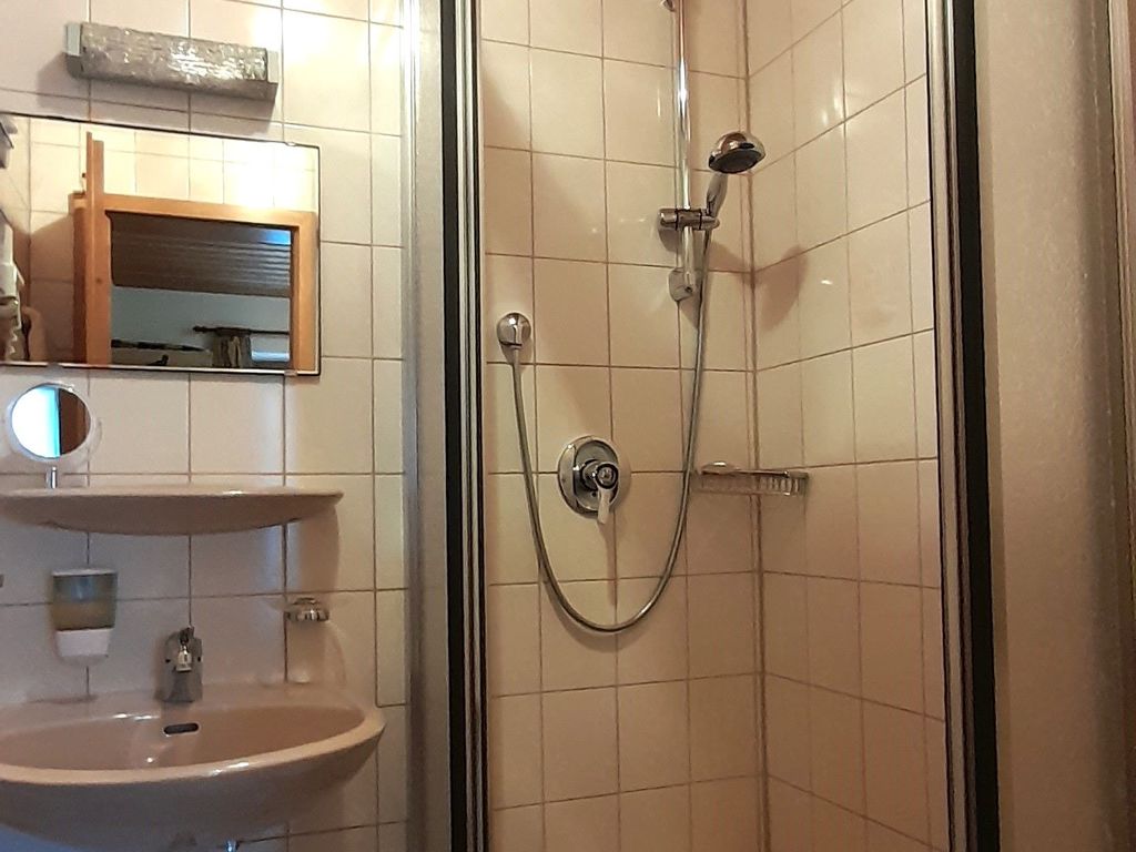 Einzelzimmer Bad