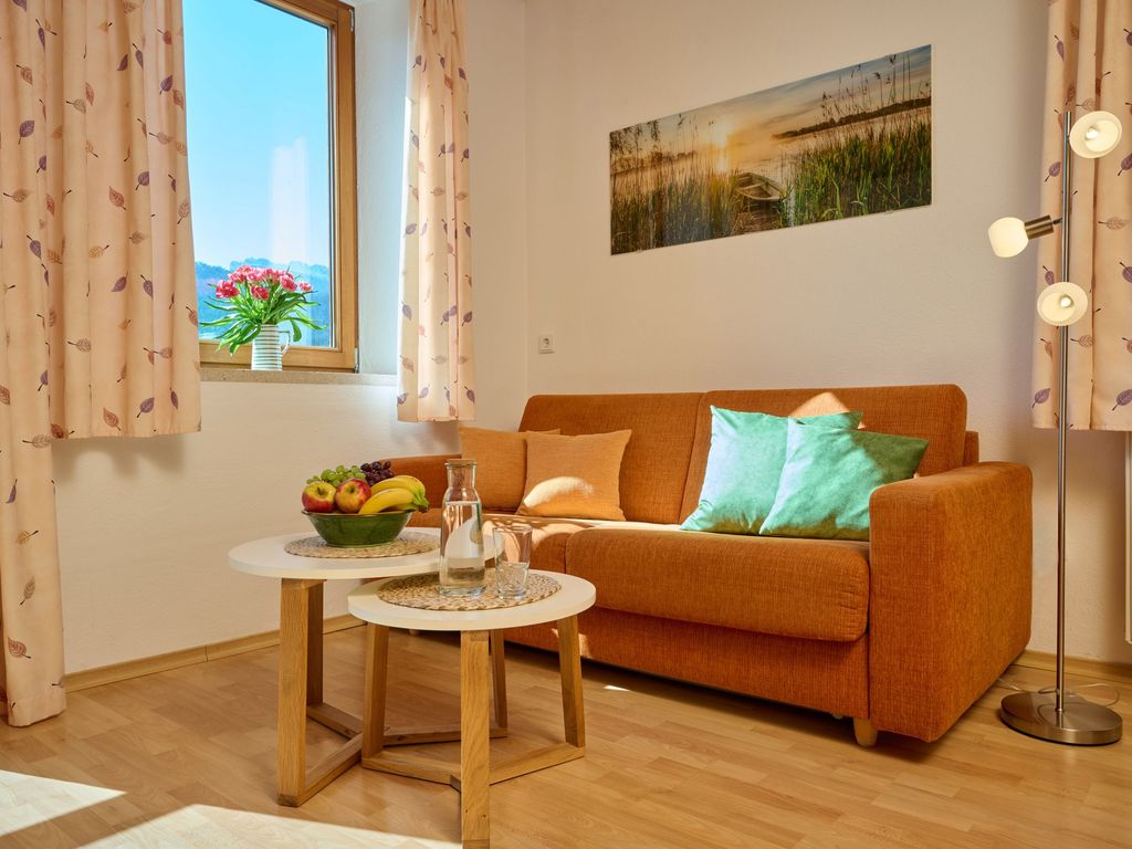 Sitzgruppe (auch als Klappcouch zu verwenden)