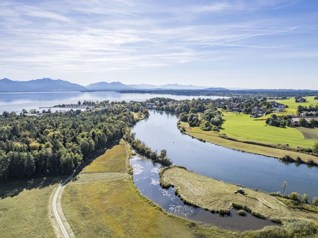 Blick auf die Alz und Seebruck