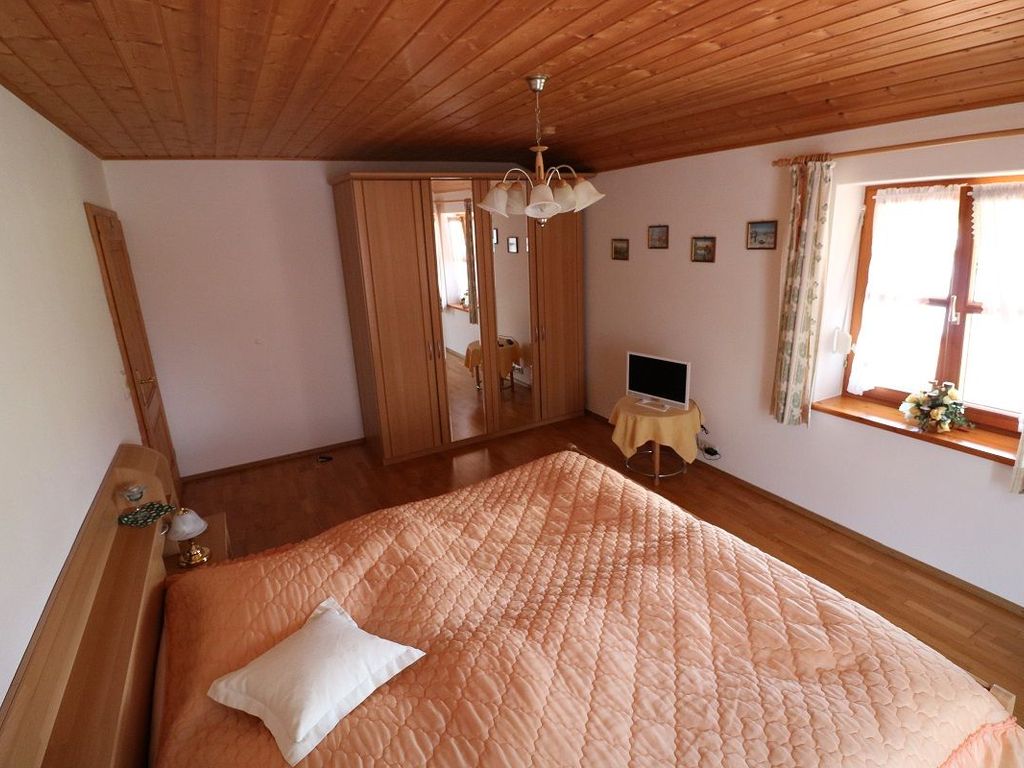 Schlafzimmer 1