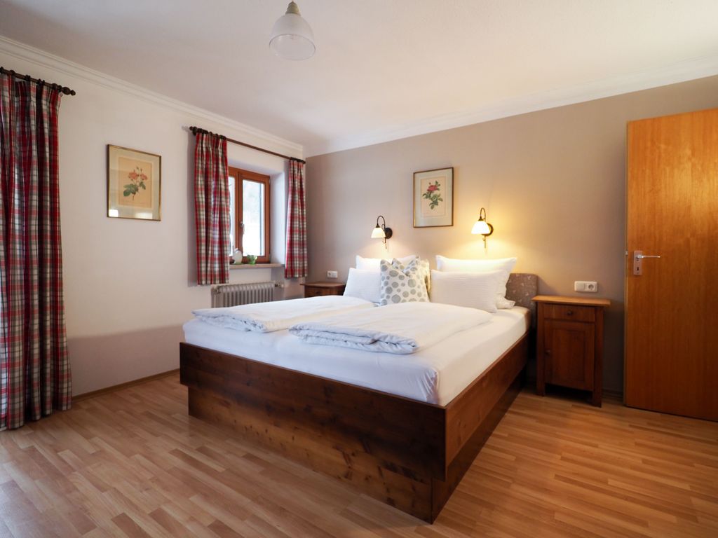 Schlafzimmer Ferienwohnung Essbereich