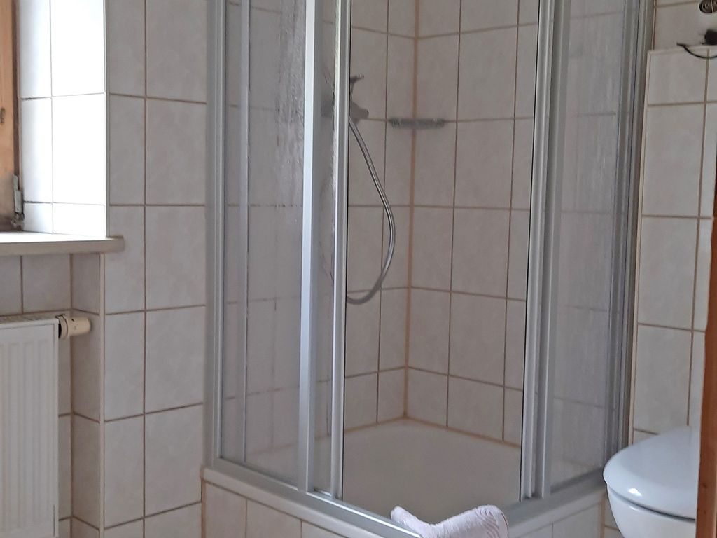 Doppelzimmer Hauskammer Dusche und WC