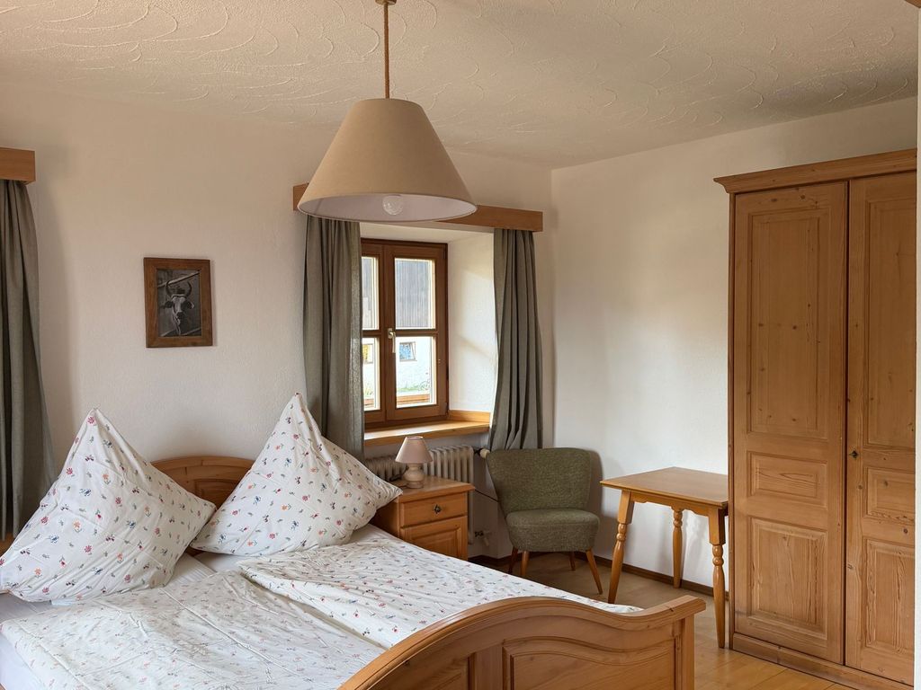 Schlafzimmer 1