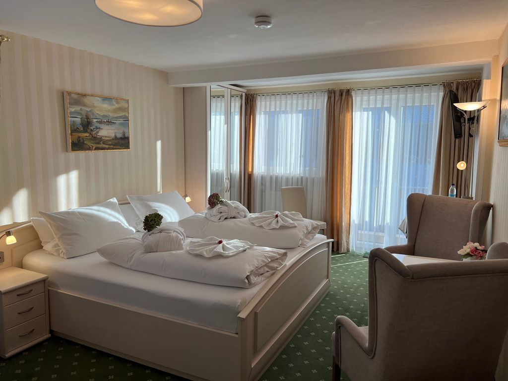 Doppelzimmer Ostseite  - Balkon - Wohnbeispiel