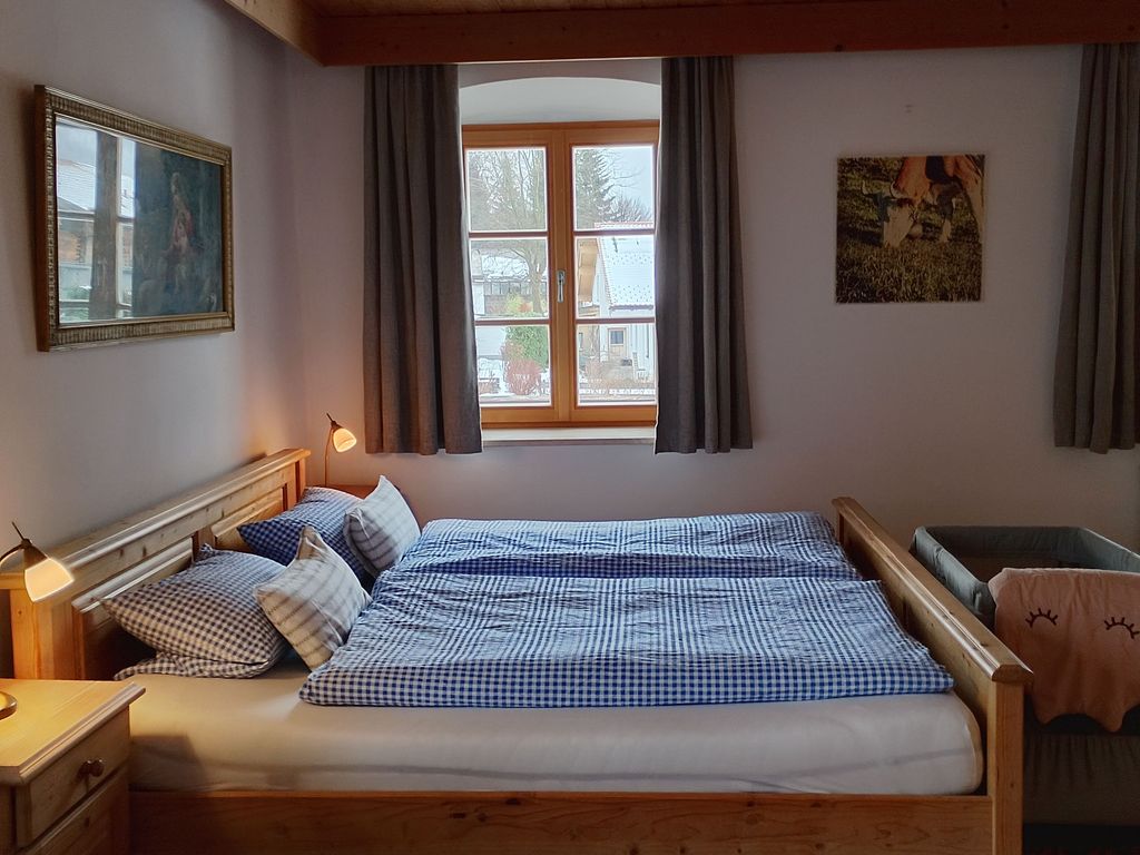Babybett im Schlafzimmer möglich