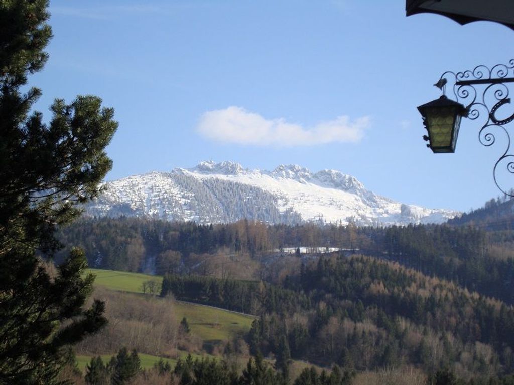 Ausblick auf die Kampenwand vor dem Haus