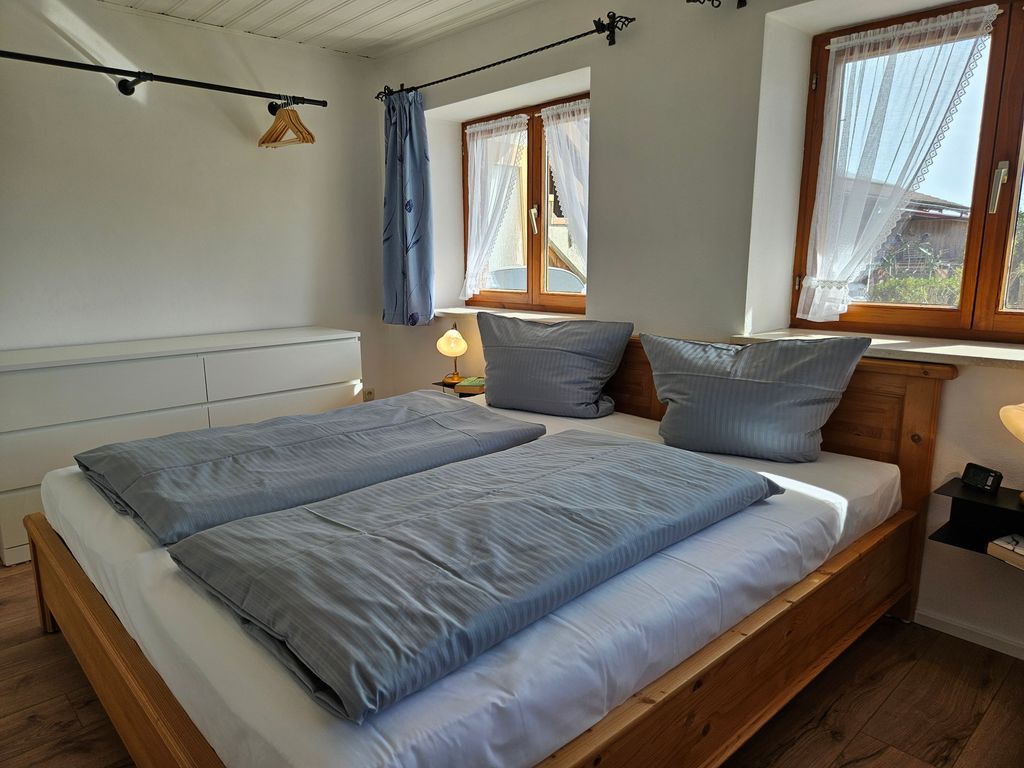 Schlafzimmer mit Doppelbett2