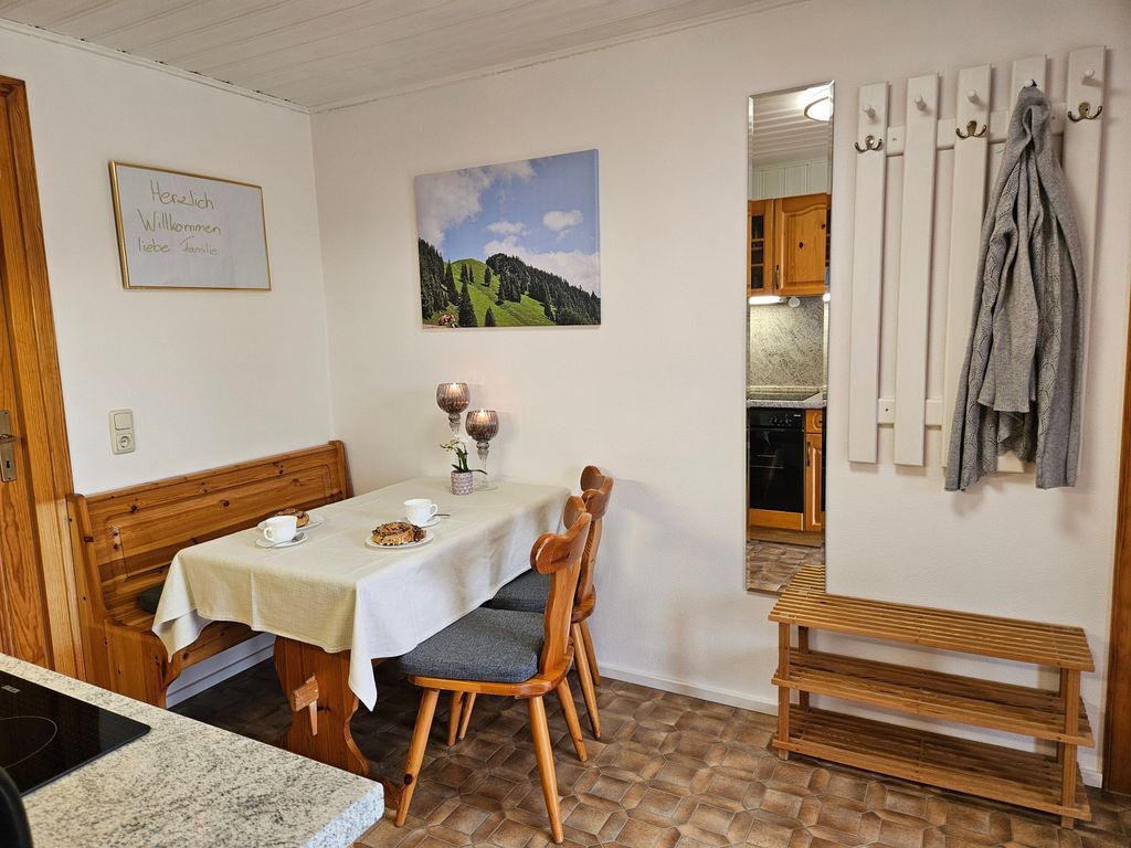 Essbereich mit Garderobe