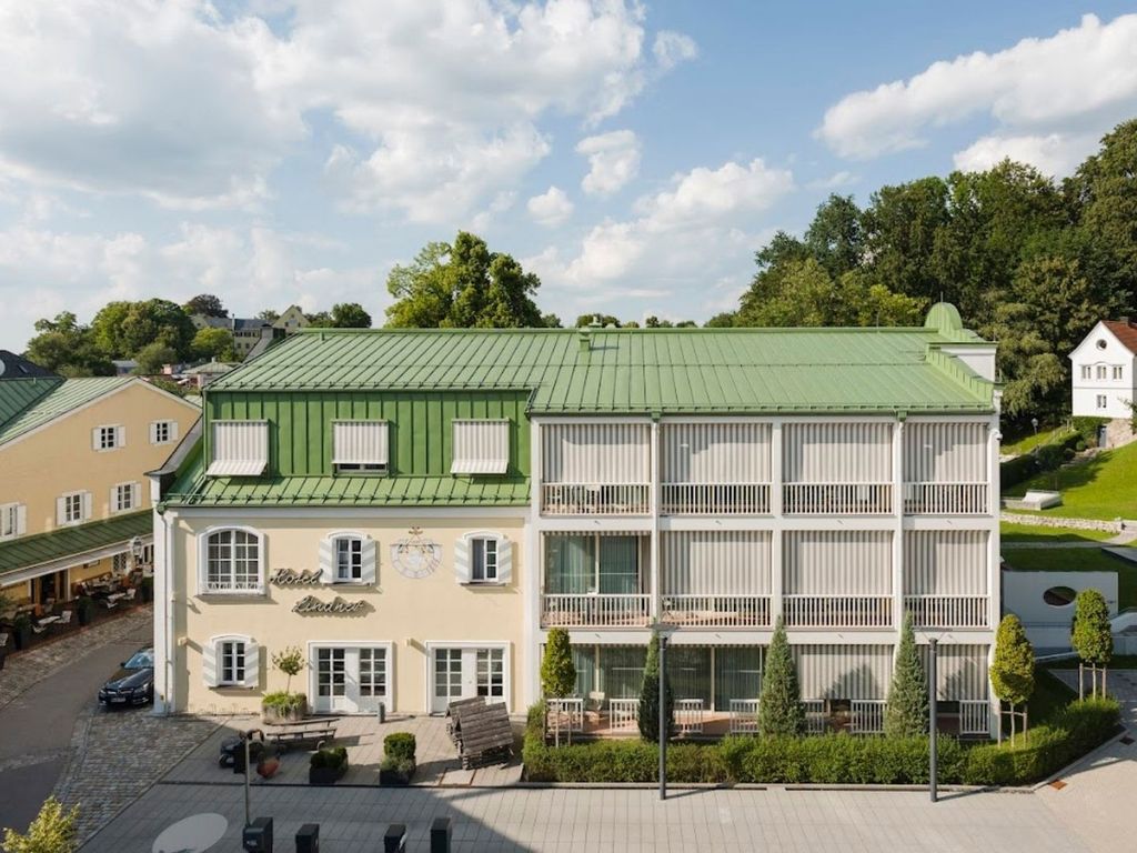 Außenansicht Rezeption Hotel