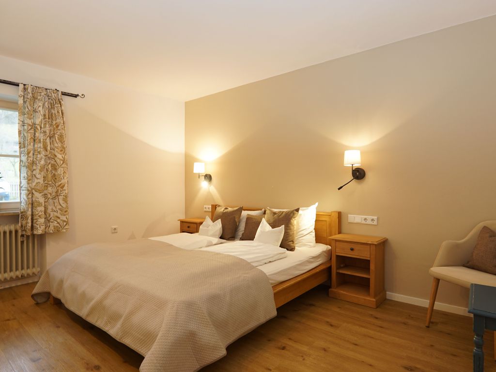 Schlafzimmer 1