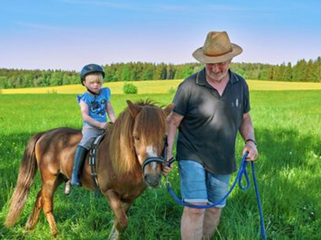Ponyreiten mit unserem Hansi