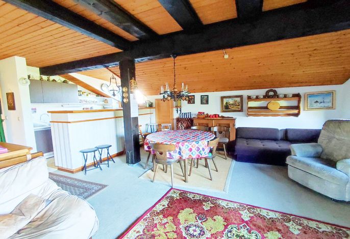 Ferienwohnung Nr. 10, 85 qm, 1 Schlaf- und 1 Wohn-/Schlafzimmer, Balkon