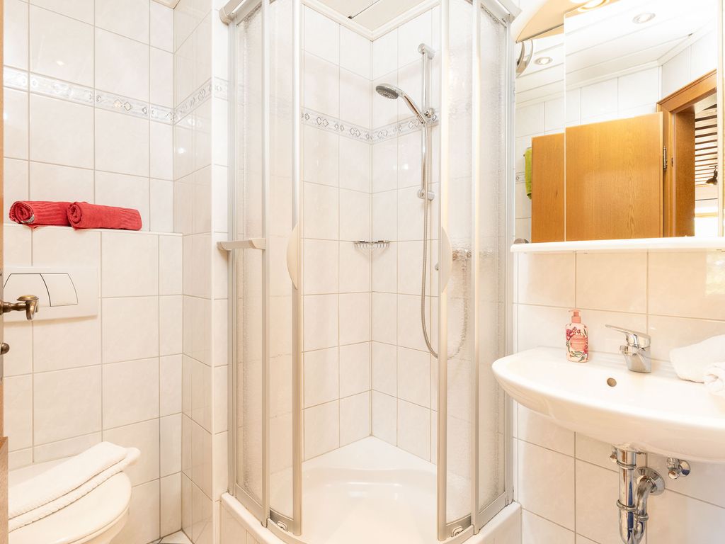 Zinnkopf Bad mit Dusche WC