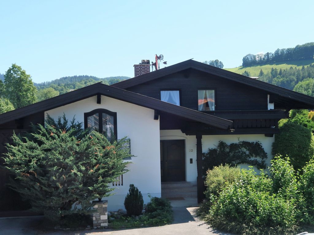 Hausansicht-Westseite-Eingang