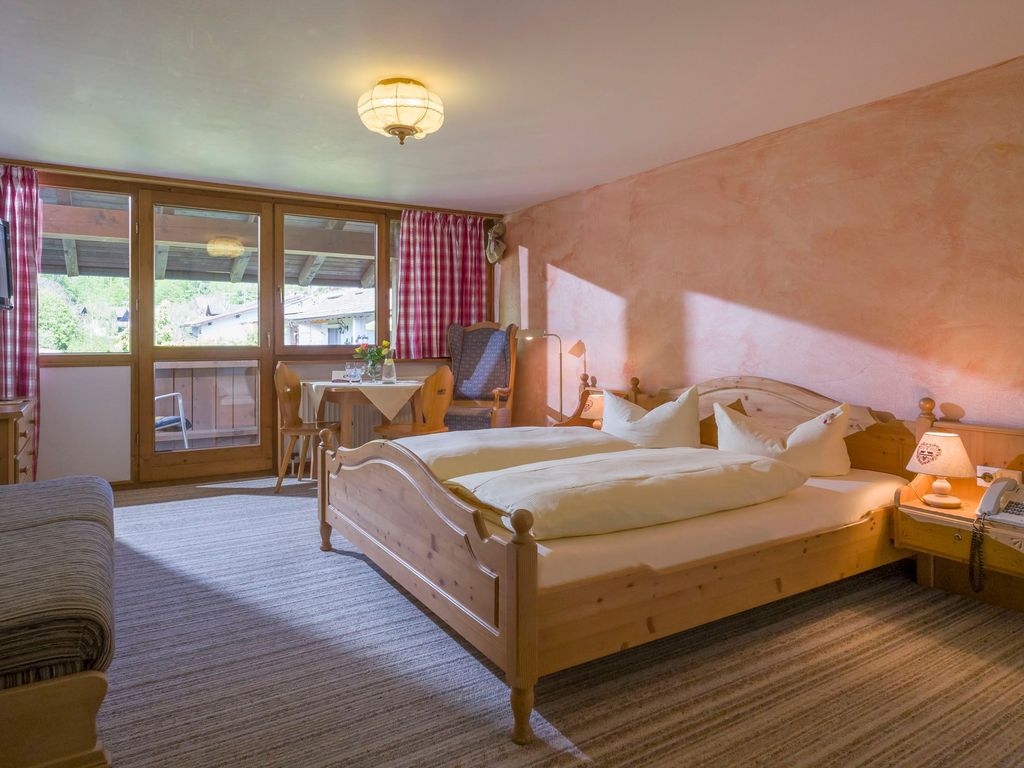 gemütliches Doppelzimmer mit Balkon