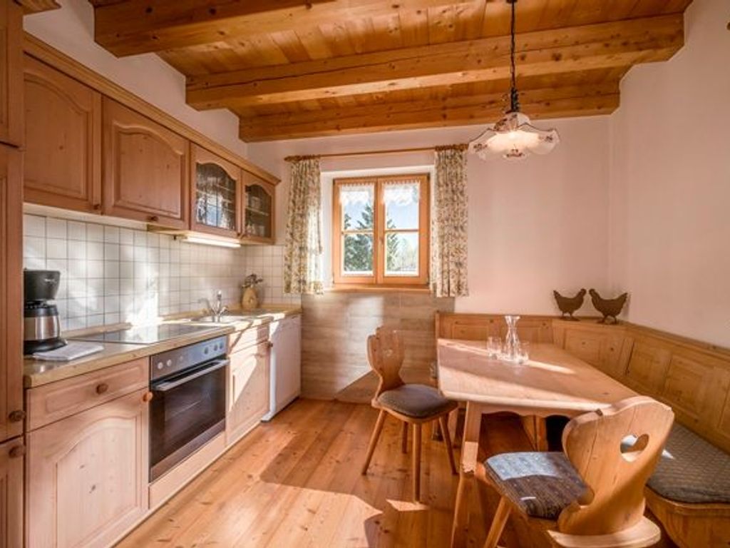 Grosse_Ferienwohnung_Kueche.jpg