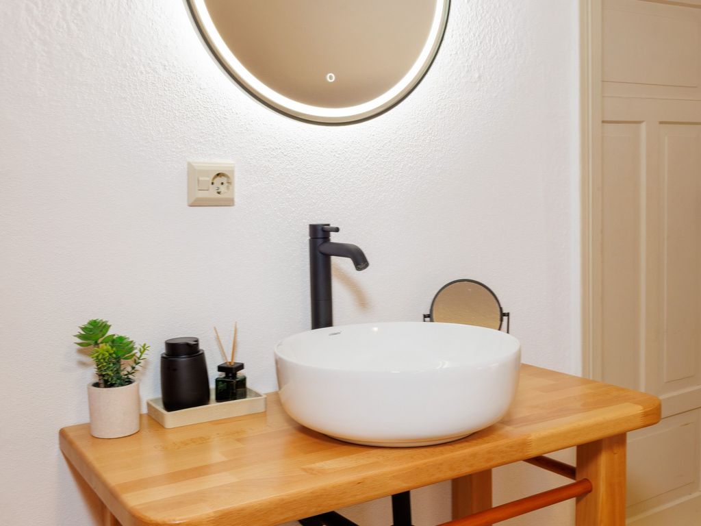 Waschbecken im Schlafzimmer 1