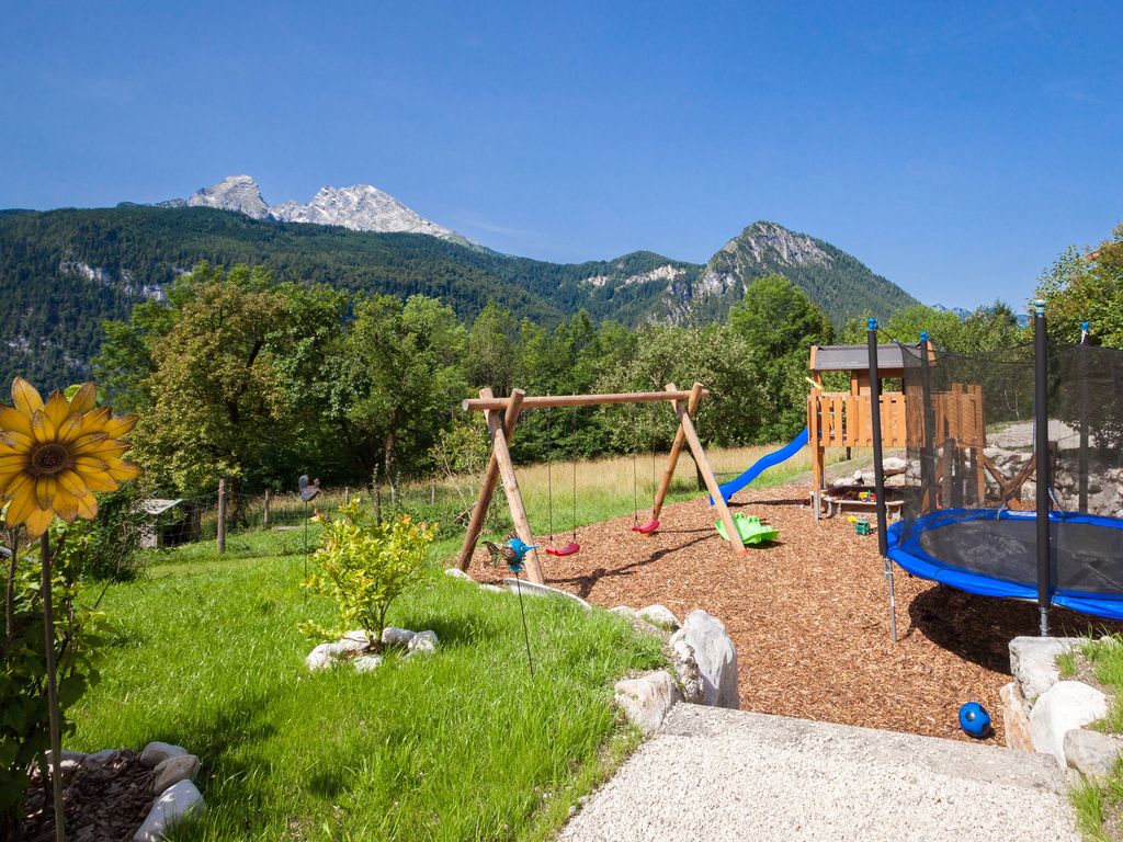 Spielplatz m. Watzmann u. Grünstein