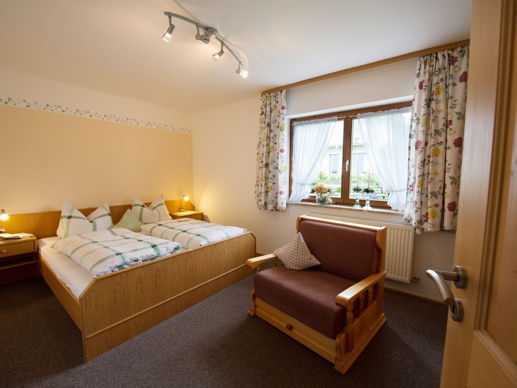 Schlafzimmer 2