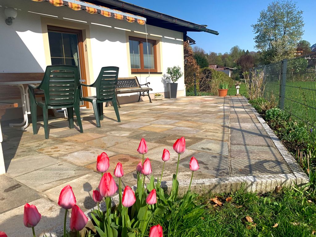 Große Terrasse zum Entspannen