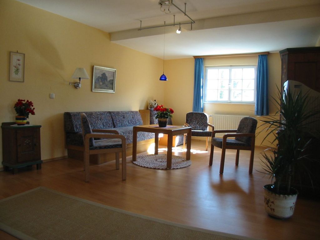 Wohnzimmer mit 2 Ausziehliegen