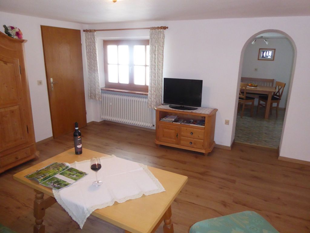 Wohnzimmer Kehlstein mit Durchgang
