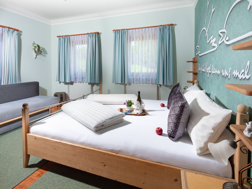 Schlafzimmer mit Schlafcouch