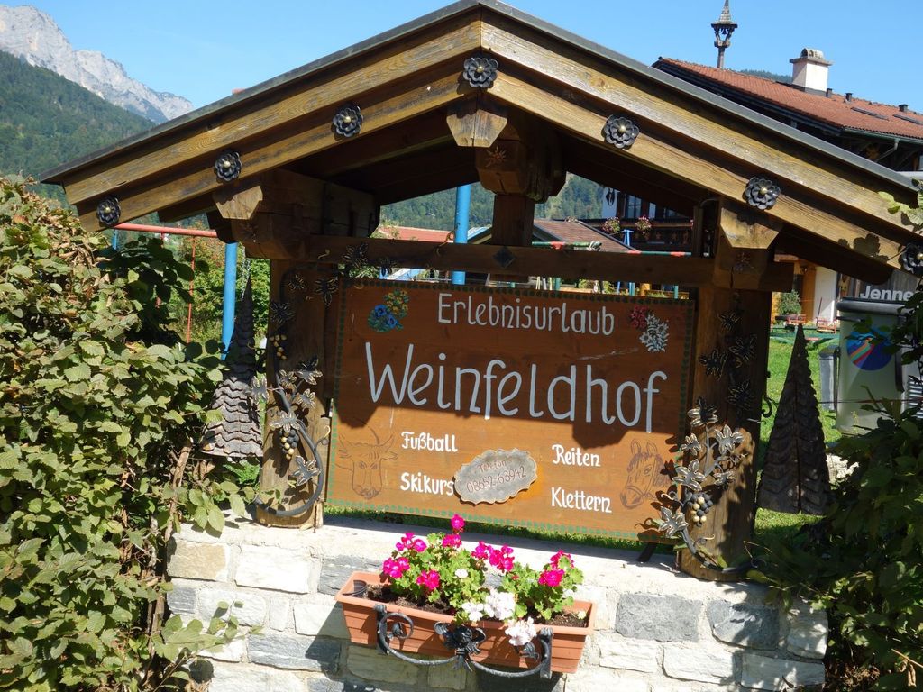 Schild Weinfeldhof