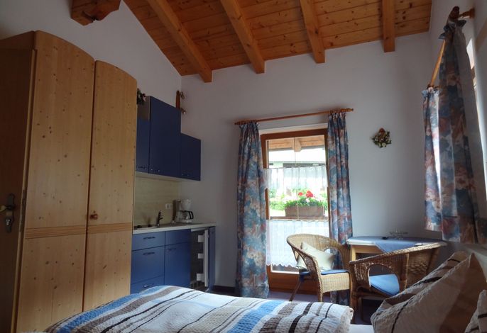 Ferienwohnung Nr. 1, 1-2 Personen, 25 qm, Balkon mit Blick auf die Berge