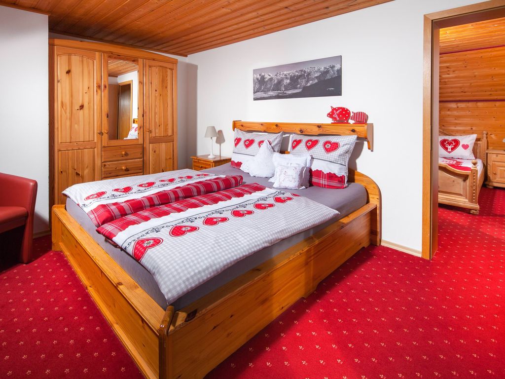 Schlafzimmer Ferienwohnung Kneifelspitze