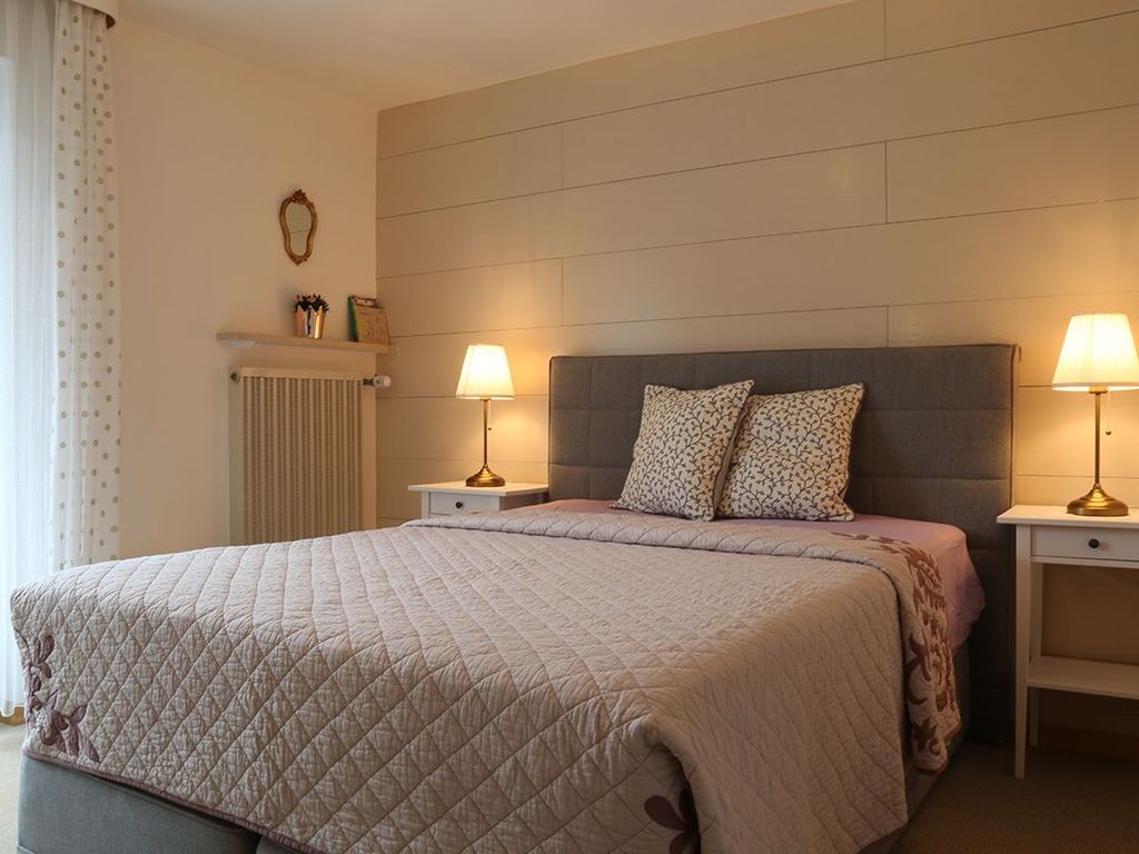 Einzelzimmer Kingsize-Doppelbett Etagendusche/WC Balkon