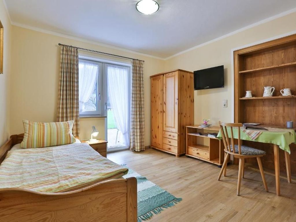 Schlafzimmer 2