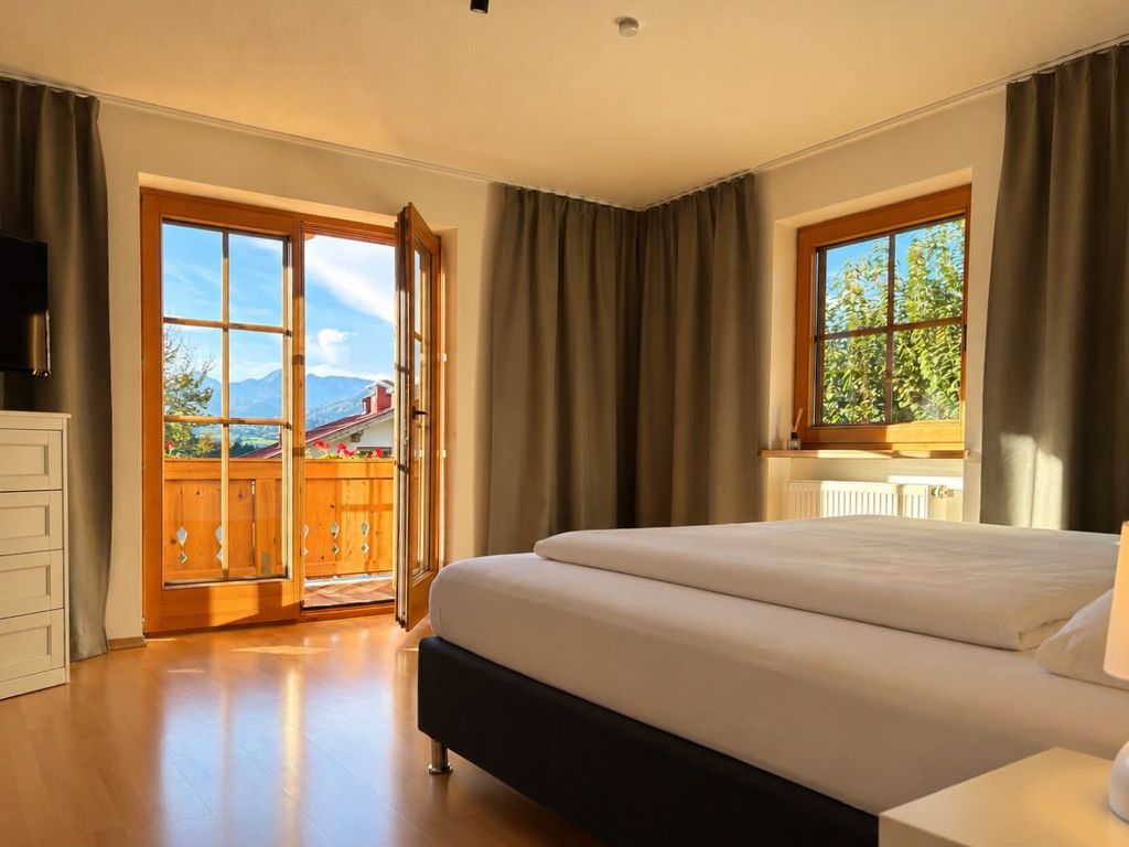 Schlafzimmer 1