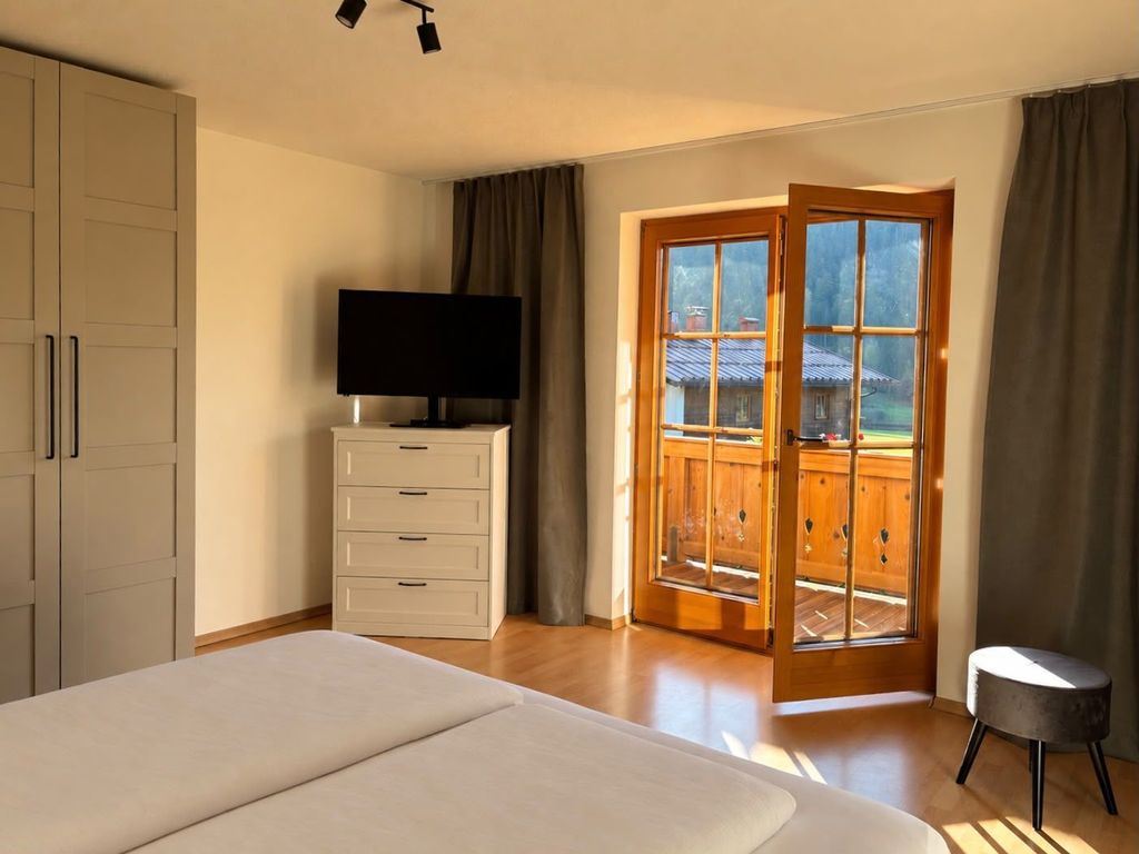 Schlafzimmer 1