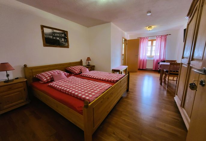 Nr 4 Doppelzimmer - für 1-2 Personen, Dusche/WC