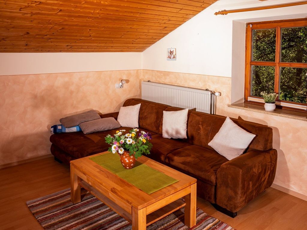 Couch Ferienwohnung Hötzelsperger
