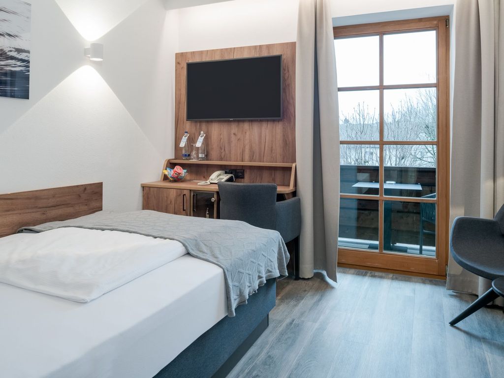 Einzelzimmer Deluxe Beispiel Hotel Neuer am See, tanjaghirardini