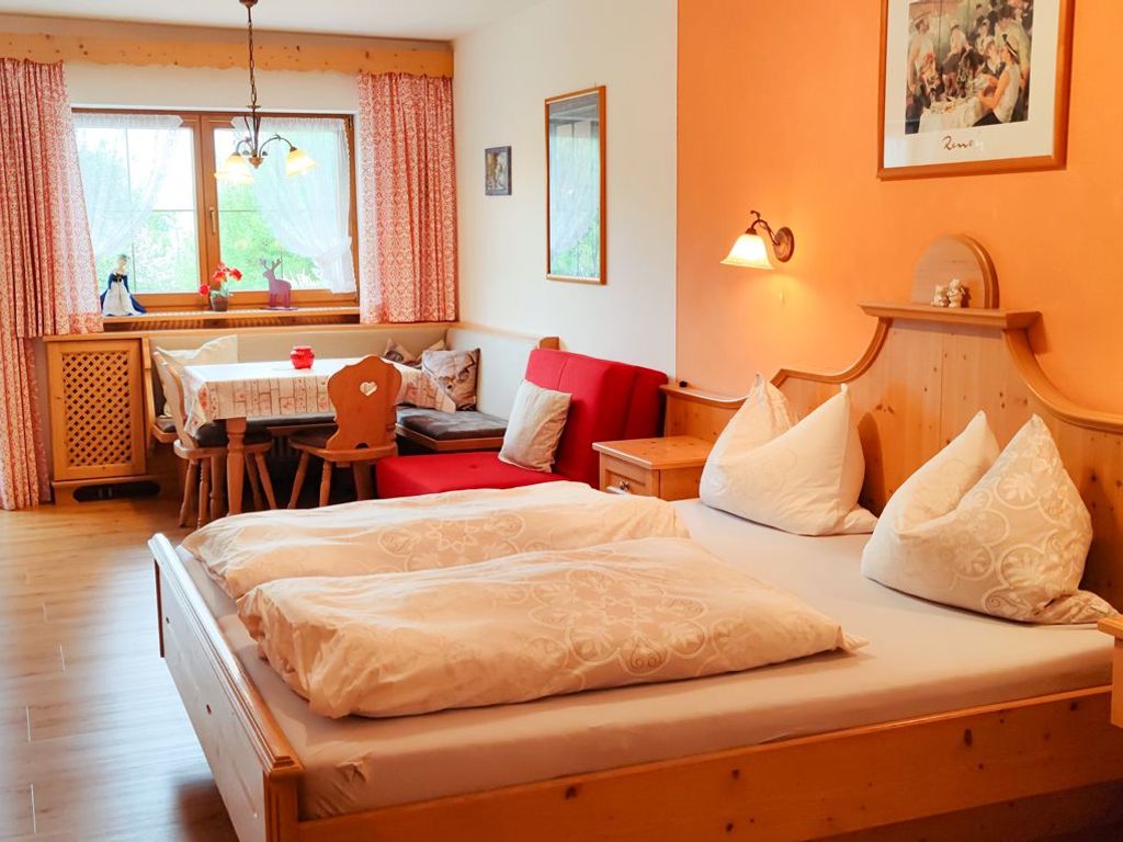 Zi 11 Bett/Sitzecke